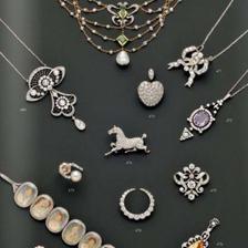 时光的华章 精美古董珠宝首饰的永恒魅力